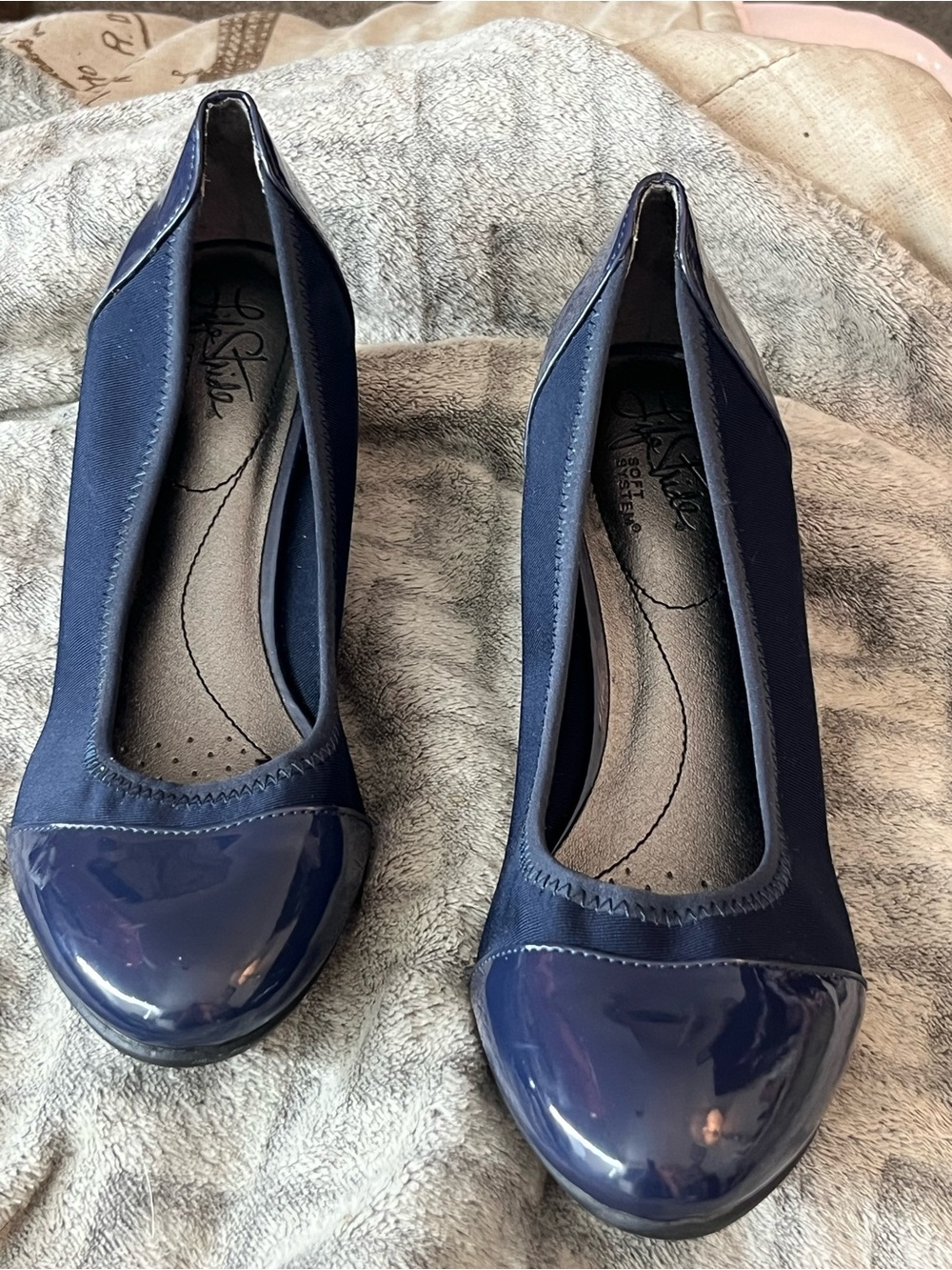 LifeStride Soft System Navy Patent Wedge Cushioned Round Toe Slip On 8M